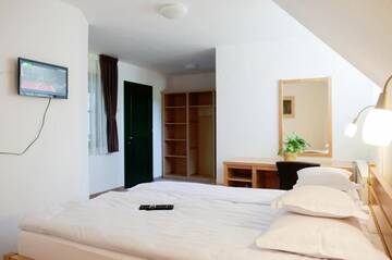 Фото номера Улучшенный двухместный номер с 1 кроватью Курортные отели Lobogo Resort г. Влэхица 11